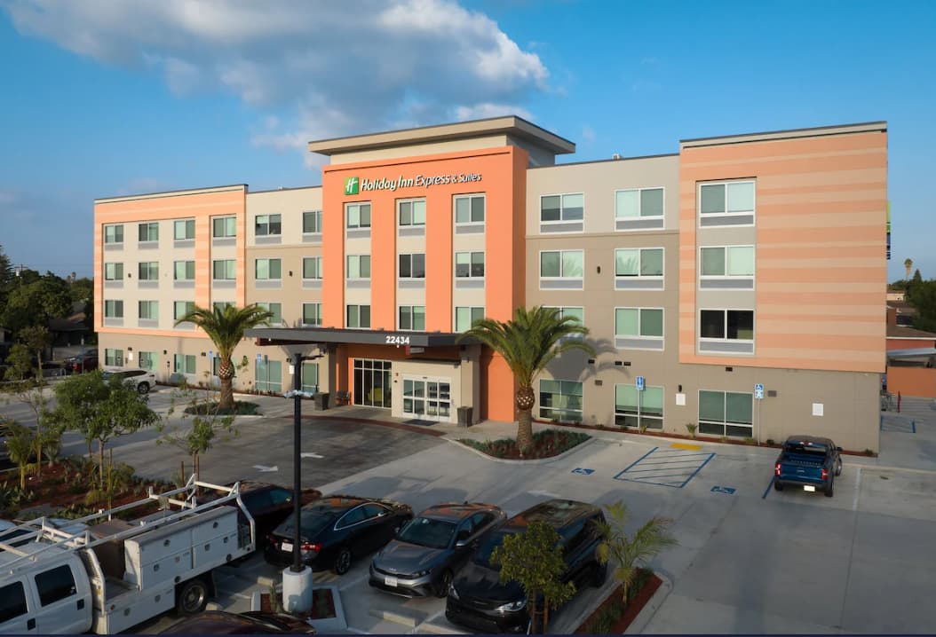 Hotel & Commercial